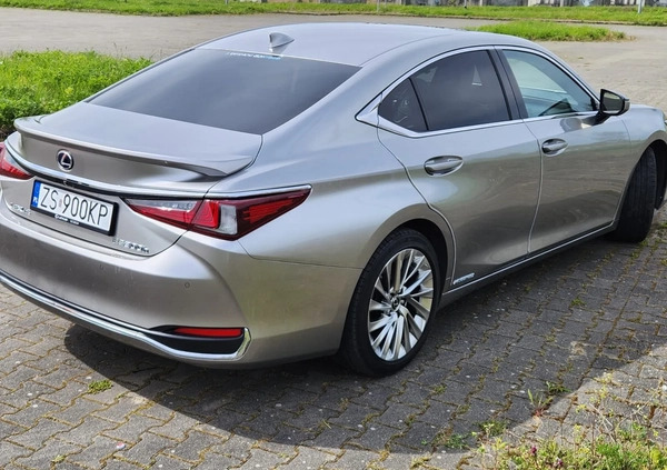 Lexus ES cena 169000 przebieg: 117000, rok produkcji 2019 z Szczecin małe 22